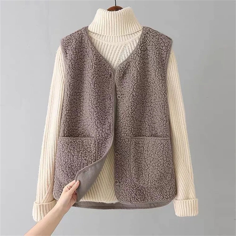 Laylaa — Lightweight Wool Blend Vest with Breathable Warmth