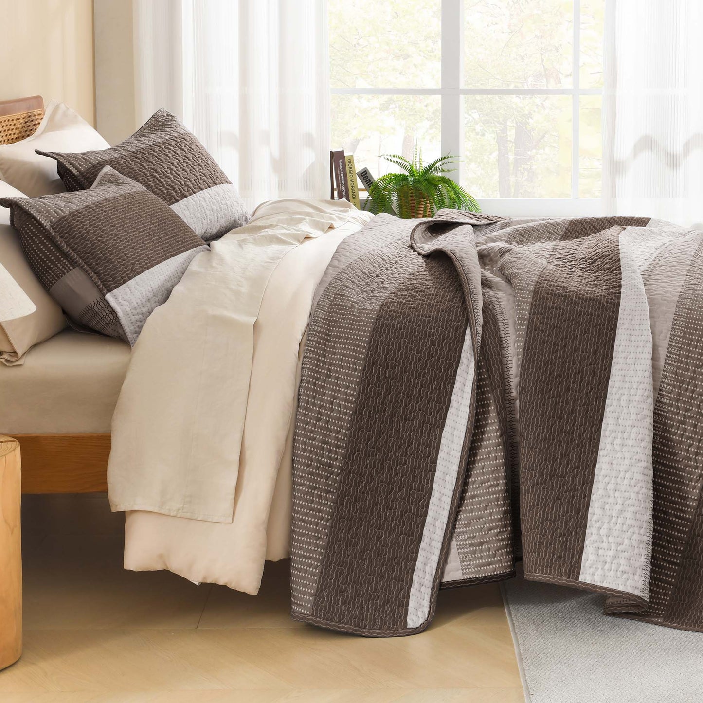 NoirZen™ Quilt Set — Wrap Yourself in Bold Style and All-Season Cloudlike Comfort