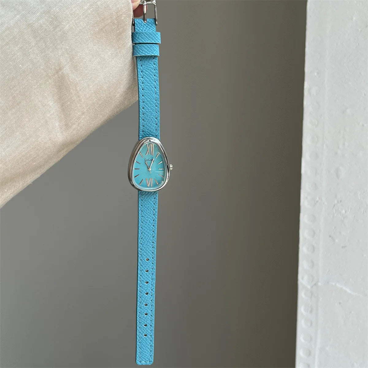 Norla — Vintage Teardrop Oval Watch with Leather Band