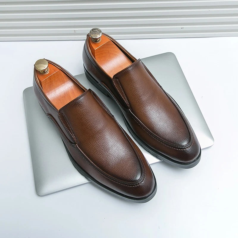 The Astor Slip-On™ — Crush Fatigue and Own Every Moment in Unmatched Comfort and Style