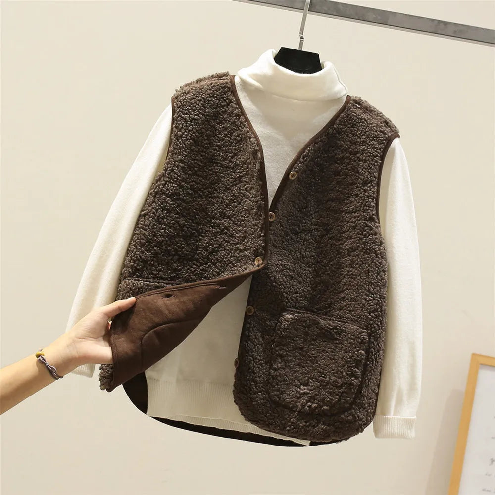 Laylaa — Lightweight Wool Blend Vest with Breathable Warmth