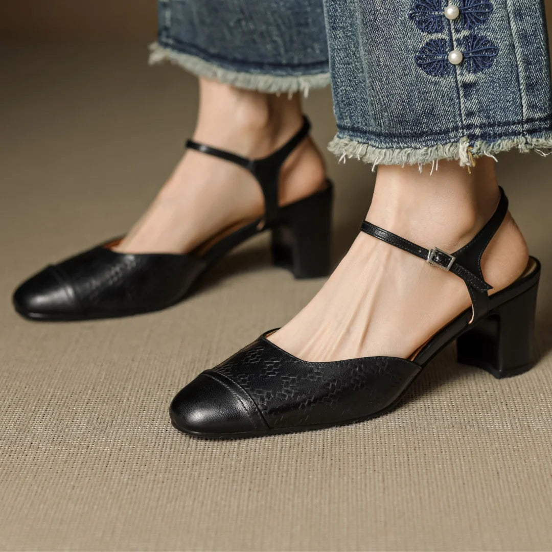 VintageStride™ — Step Confidently in Luxurious Comfort That Lasts All Day