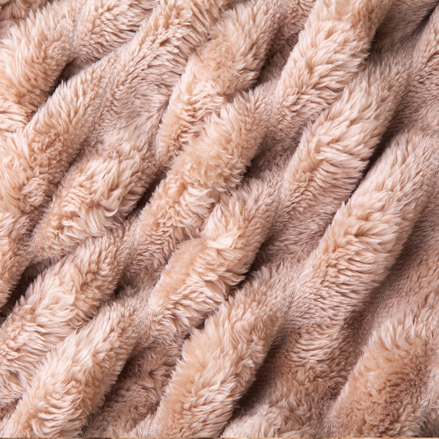 Calora — Lightweight Soft Microfiber Fleece Blanket for Everyday Comfort