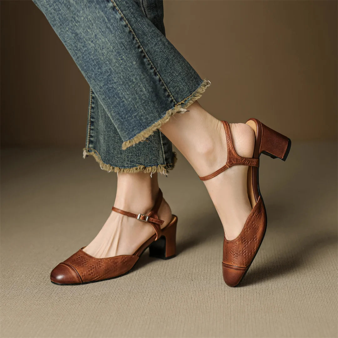 VintageStride™ — Step Confidently in Luxurious Comfort That Lasts All Day
