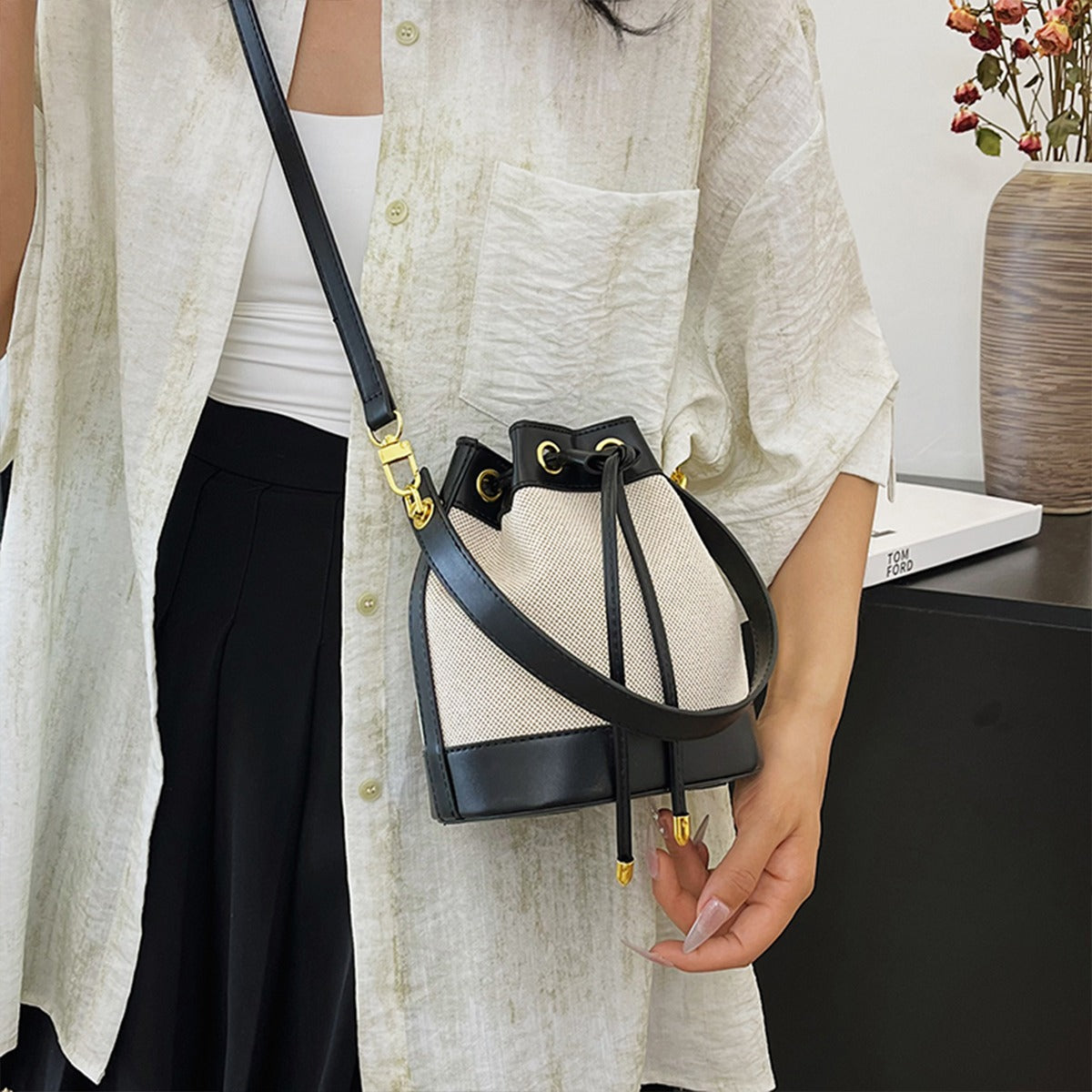 Oslen Canvas Bucket Bag — Lightweight Vegan Leather Trim Tote