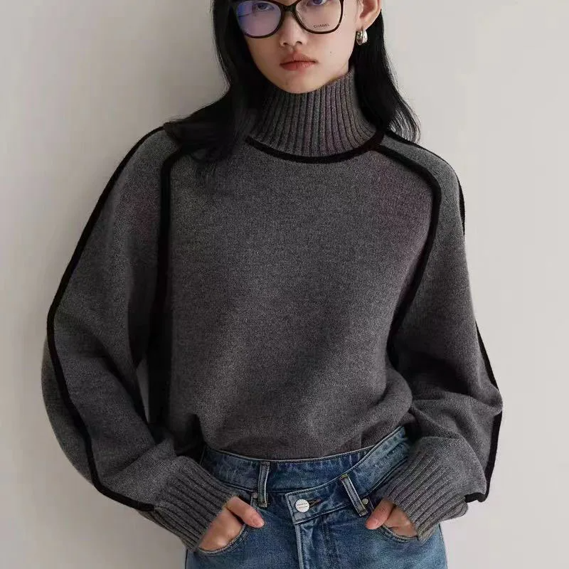 Norla — Women's Cozy Turtleneck Sweater with Relaxed Fit