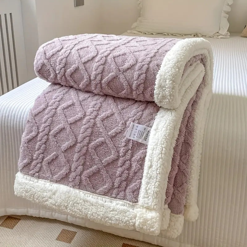 LuxeCloud™ Blanket — Your Ultimate Year-Round Hug of Heavenly Softness and Calm