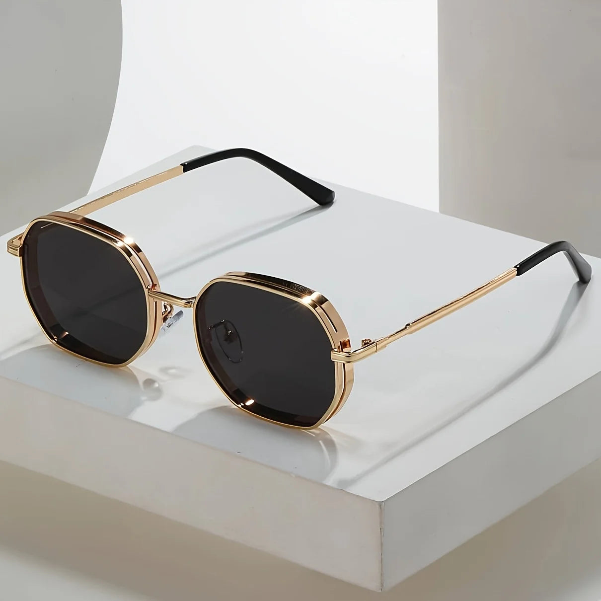Lurexen — Retro Metal Frame Sunglasses with UV400 Protection