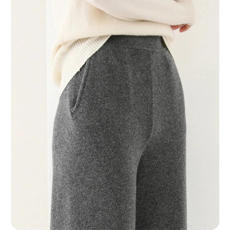 Liora — Merino Wool Wide-Leg Pants with High Waist and Pockets