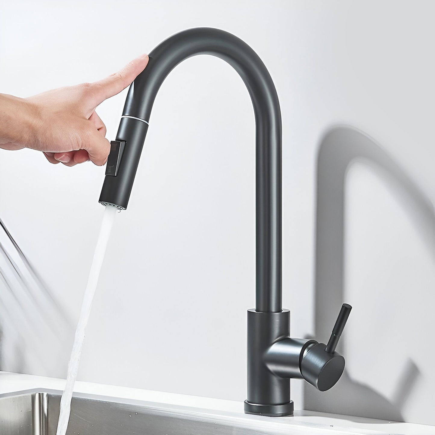 Valenno — Touch-Activated Kitchen Faucet with Pull-Out Sprayer