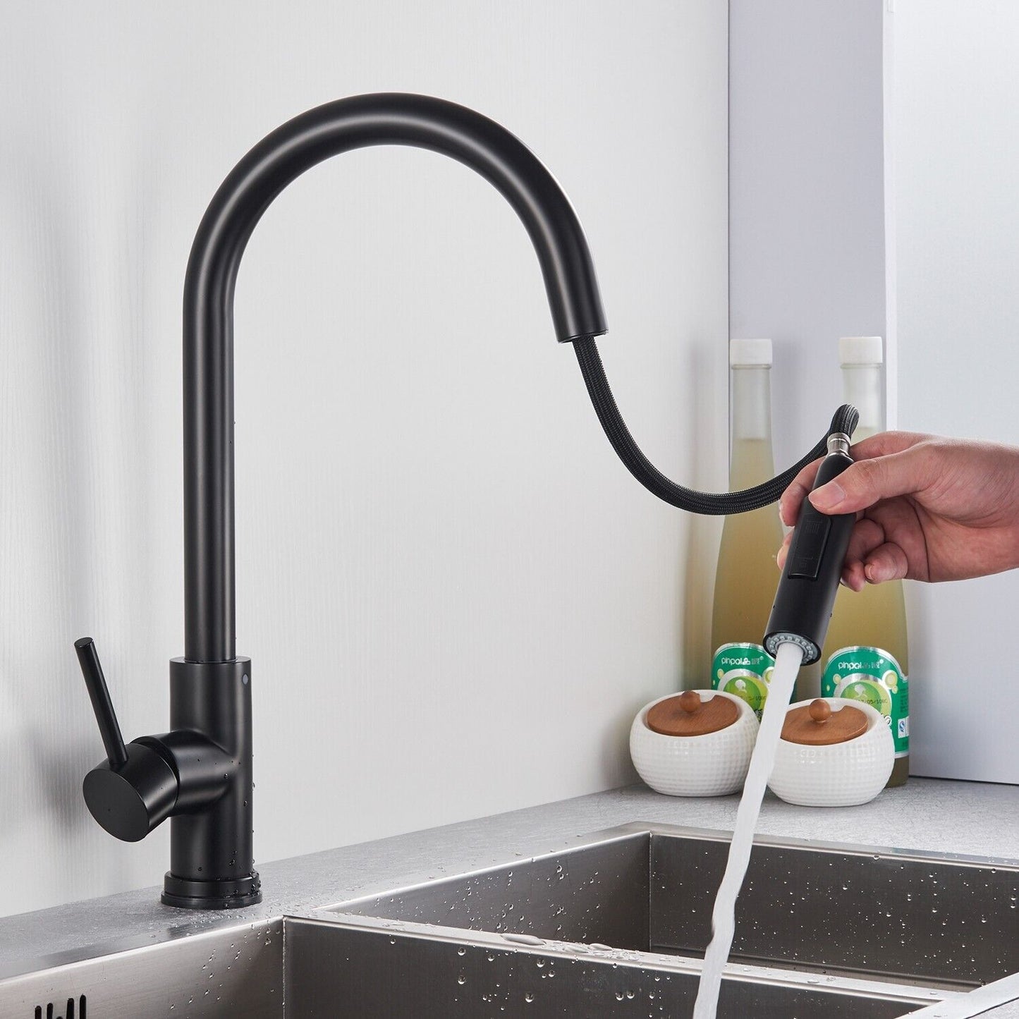 Valenno — Touch-Activated Kitchen Faucet with Pull-Out Sprayer