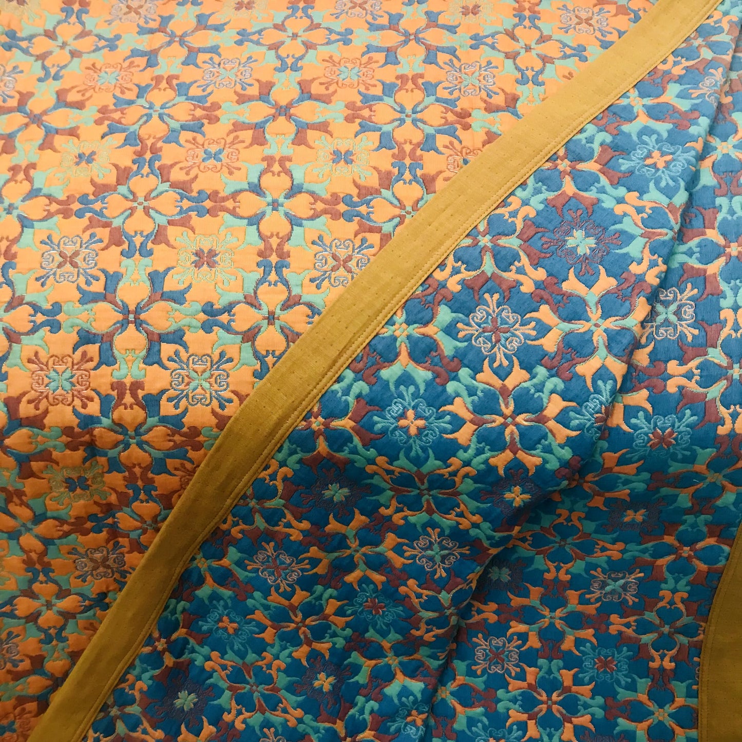 Liora — Reversible Six-Layer Organic Cotton Quilt with Patterned Design