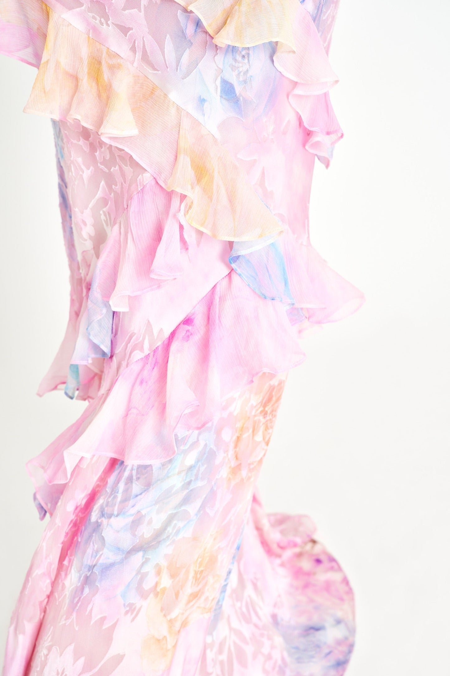 LunaFleur™ — Command Every Room with Effortless, Irresistible Elegance
