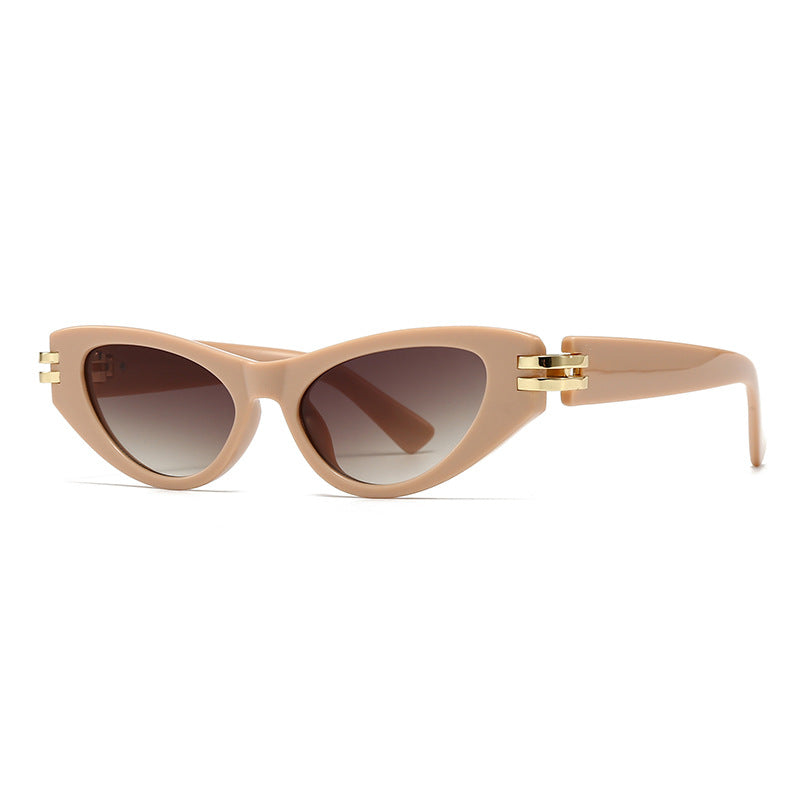 Vessara — Retro Cat-Eye Sunglasses with Gradient UV Protection