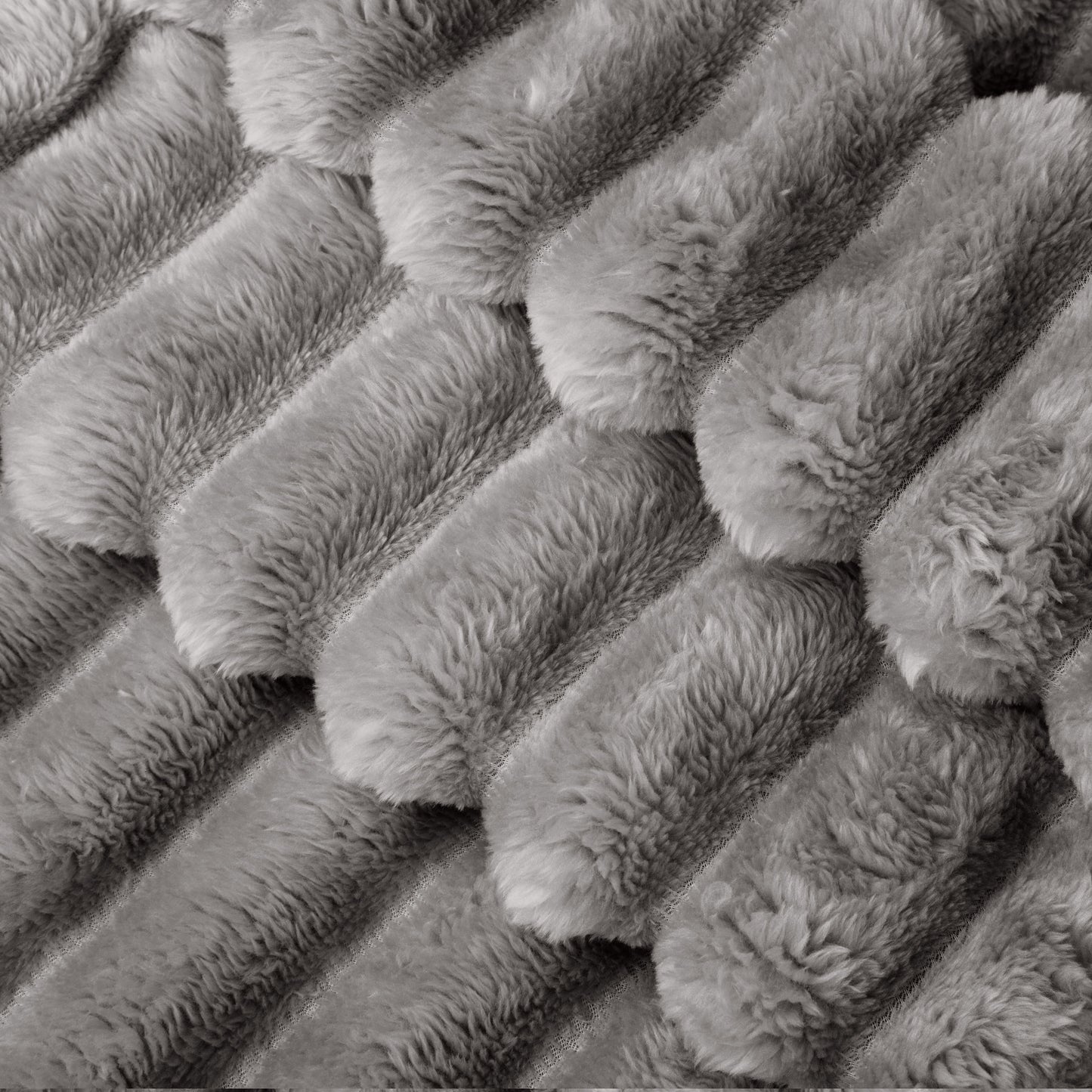 Calora — Lightweight Soft Microfiber Fleece Blanket for Everyday Comfort