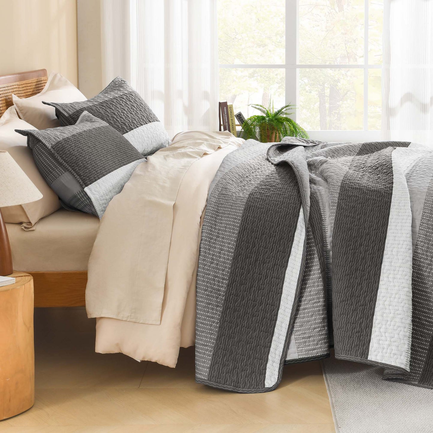 NoirZen™ Quilt Set — Wrap Yourself in Bold Style and All-Season Cloudlike Comfort