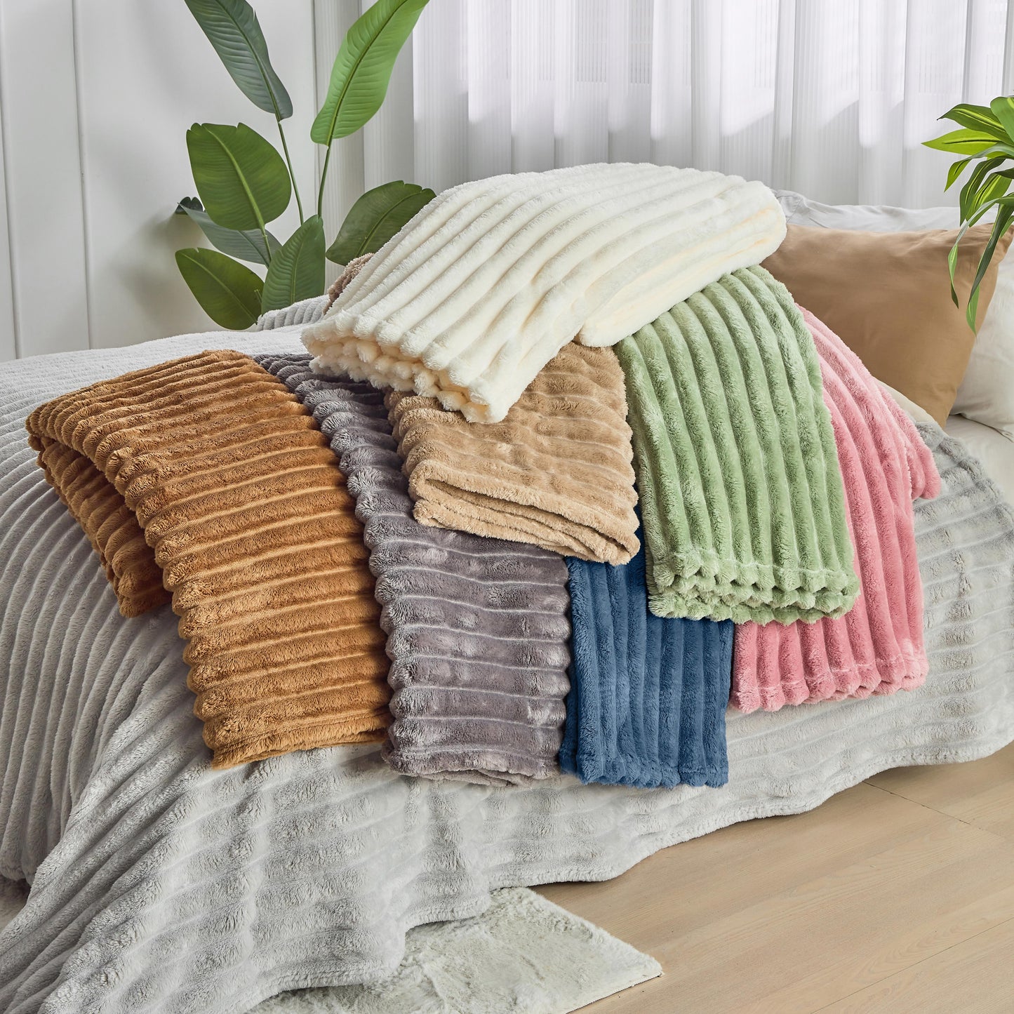 Calora — Lightweight Soft Microfiber Fleece Blanket for Everyday Comfort
