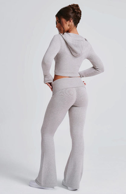 LuxoraEase™ — Wrap Yourself in Cloud-Like Comfort and Own Every Moment
