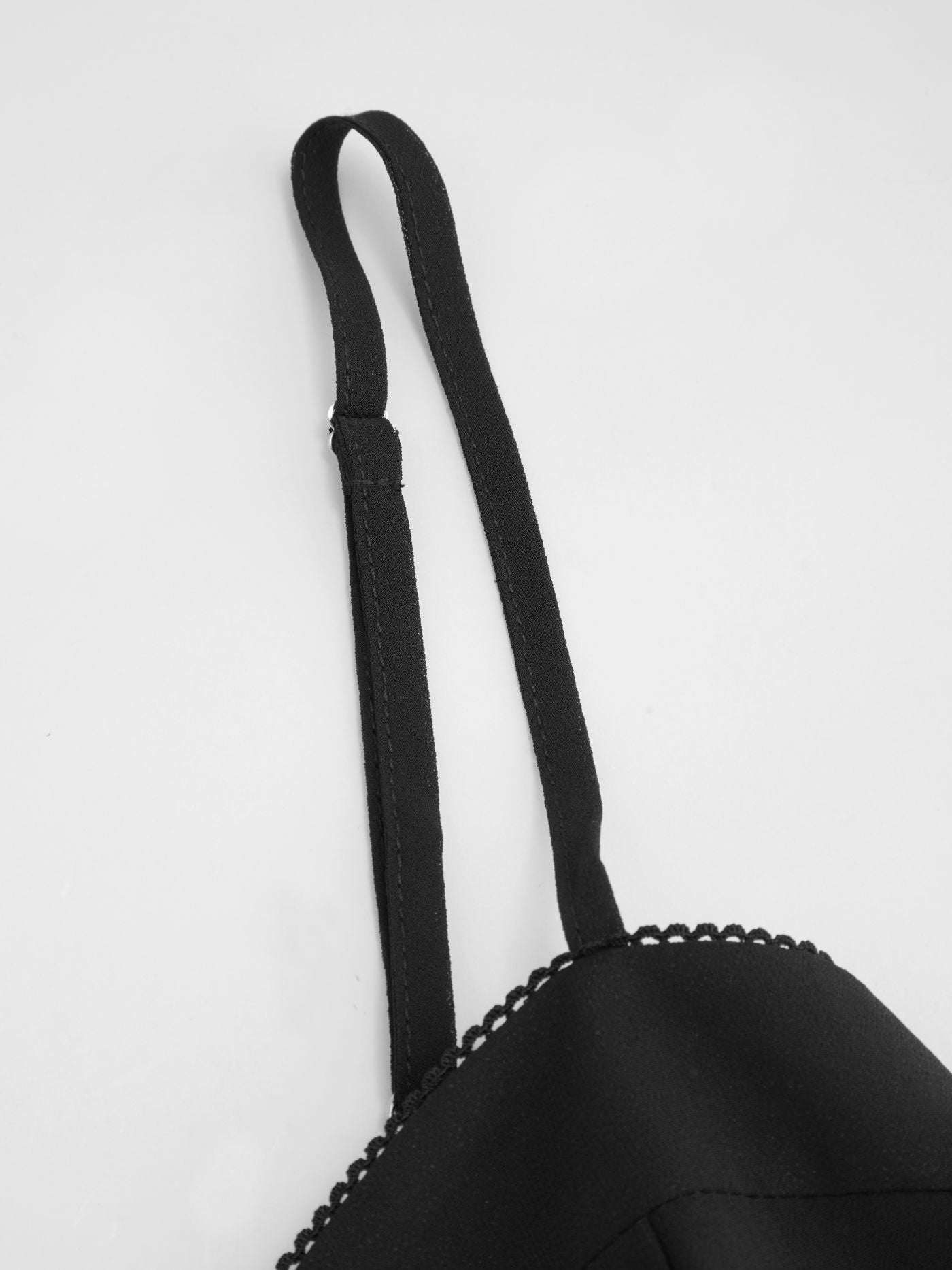 VelairaMist™ — Command Your Nights with Irresistible Confidence and Featherlight Luxury