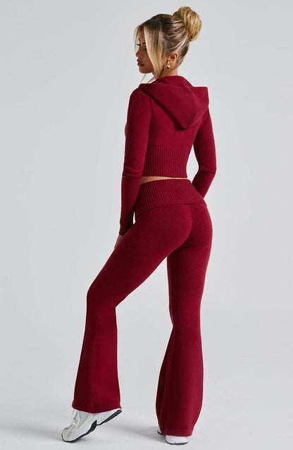 LuxoraEase™ — Wrap Yourself in Cloud-Like Comfort and Own Every Moment