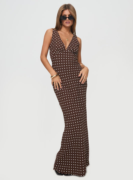 MoiraLuxe™ Maxi — Own Every Room with Irresistible, Curve-Defining Elegance