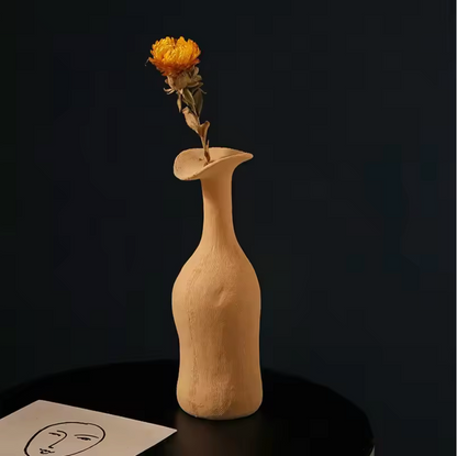 Elara — Handcrafted Nordic Ceramic Vase with Morandi Colors