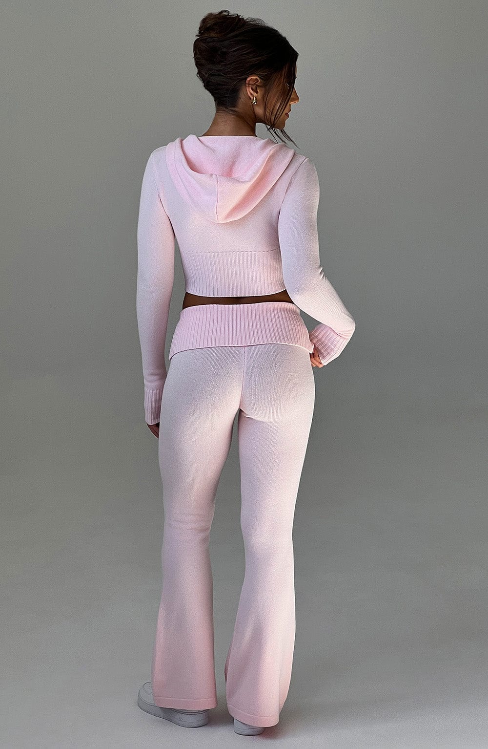 LuxoraEase™ — Wrap Yourself in Cloud-Like Comfort and Own Every Moment