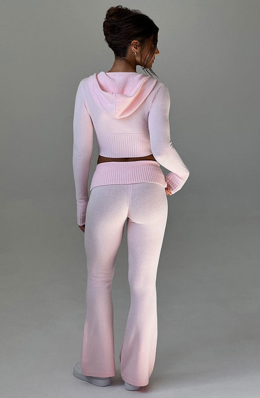 LuxoraEase™ — Wrap Yourself in Cloud-Like Comfort and Own Every Moment