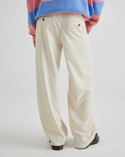 SoHo Pleated Pants™ — Stay Cool, Confident, and Sharp From Dawn to Dusk