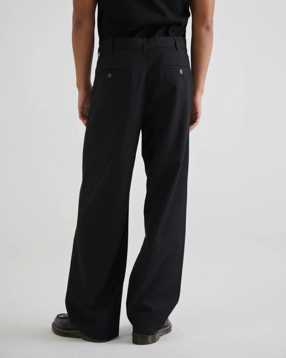 SoHo Pleated Pants™ — Stay Cool, Confident, and Sharp From Dawn to Dusk