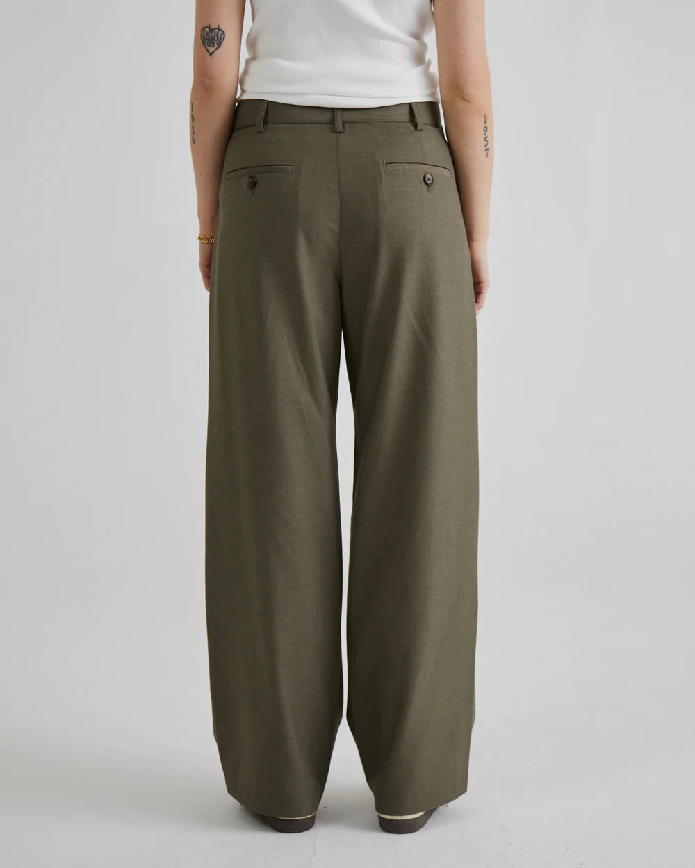 SoHo Pleated Pants™ — Stay Cool, Confident, and Sharp From Dawn to Dusk