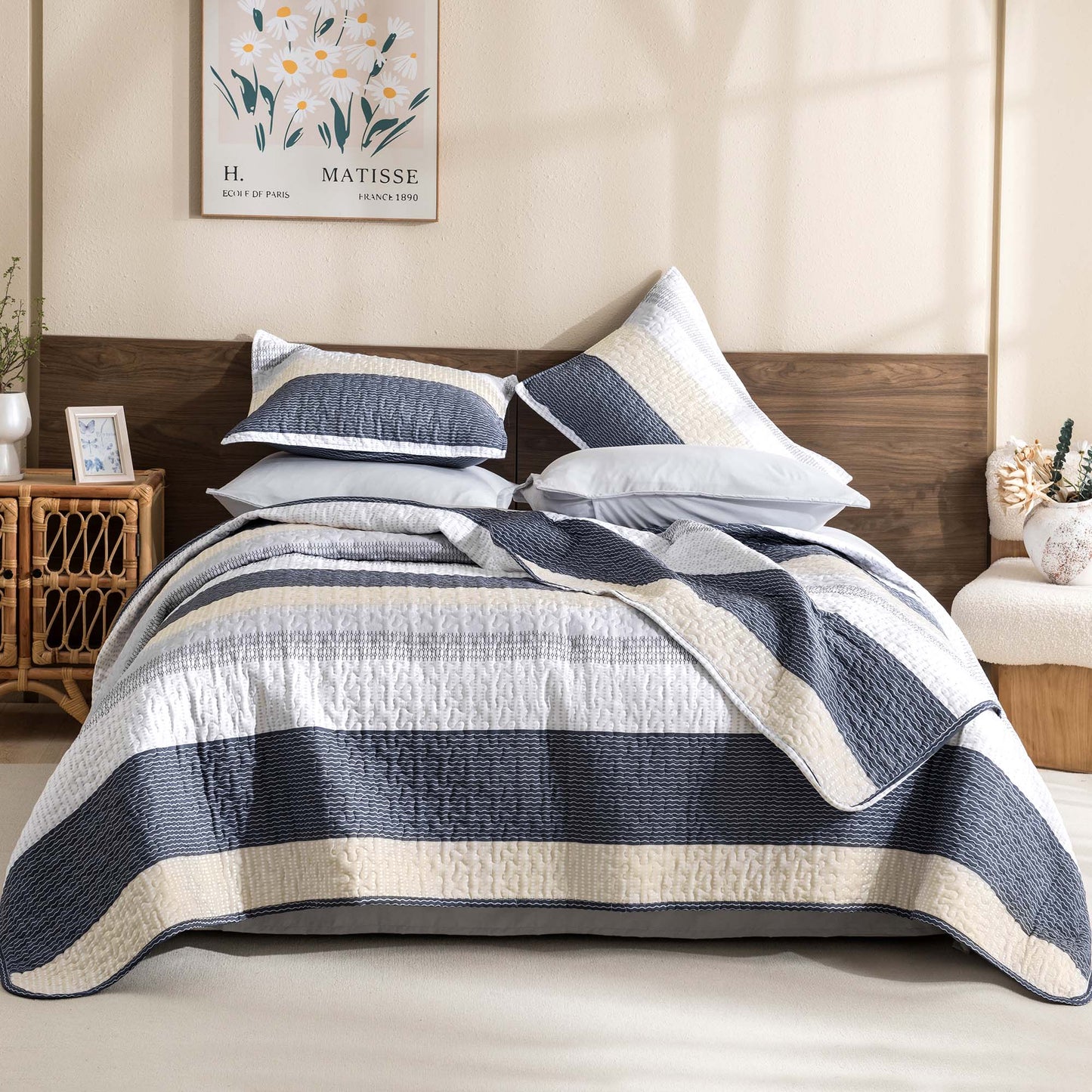 NoirZen™ Quilt Set — Wrap Yourself in Bold Style and All-Season Cloudlike Comfort