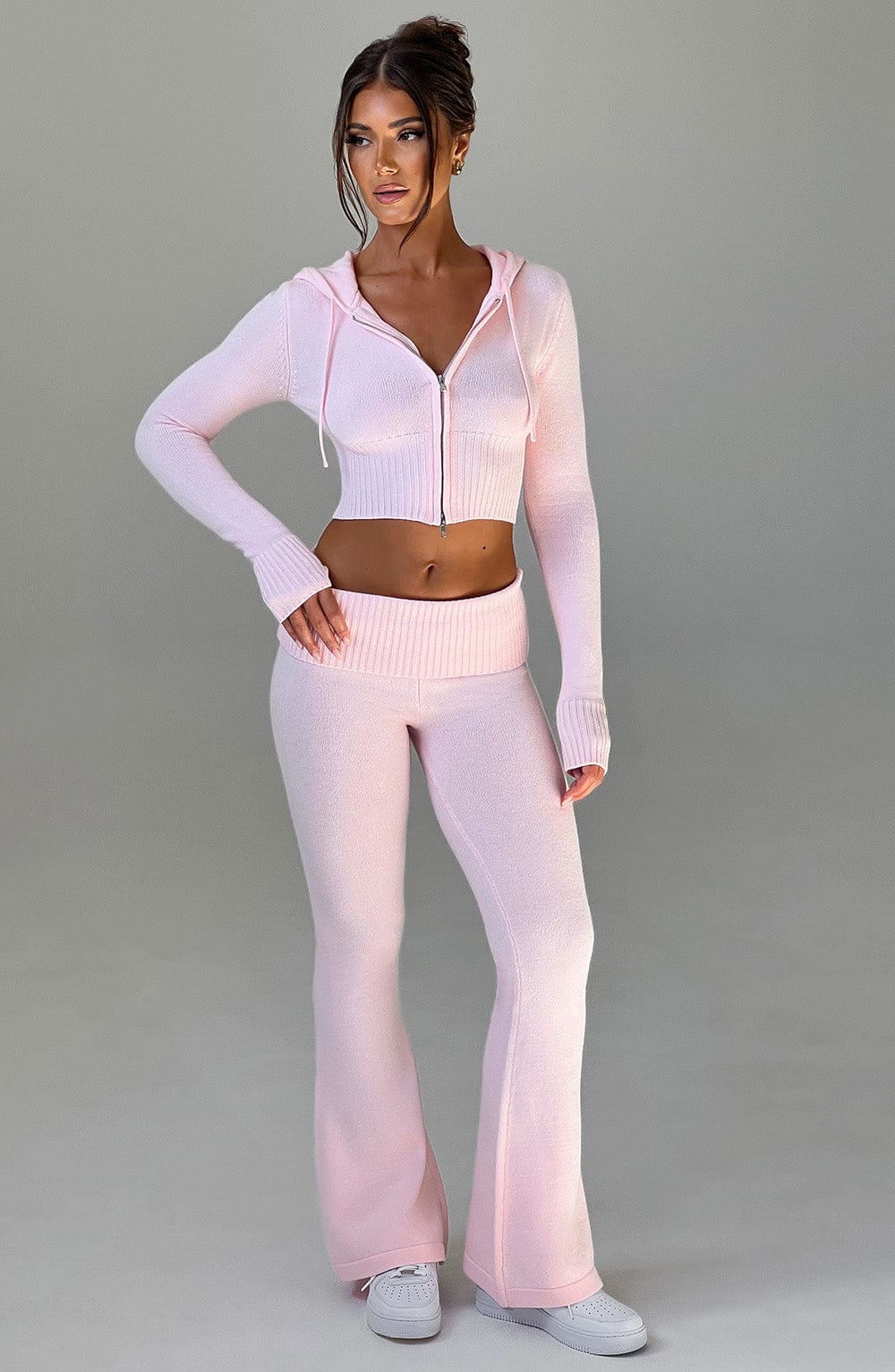 LuxoraEase™ — Wrap Yourself in Cloud-Like Comfort and Own Every Moment