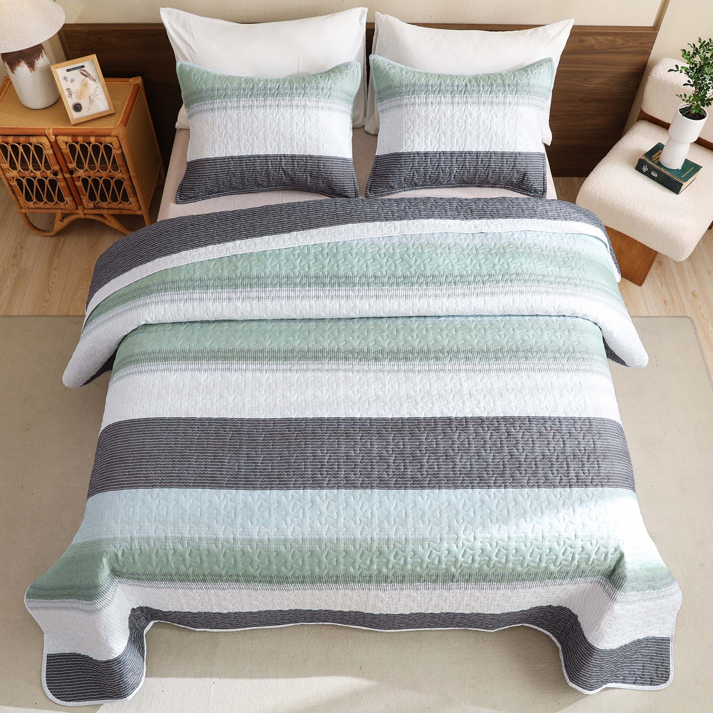 NoirZen™ Quilt Set — Wrap Yourself in Bold Style and All-Season Cloudlike Comfort