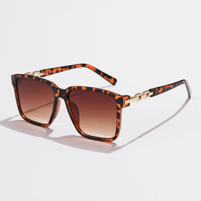 Selan — Oversized Square Sunglasses with Gold Chain-Link Arms