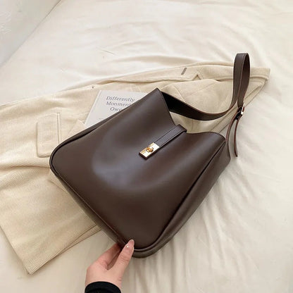 VantaLuxe™ Shoulder Bag — Own Every Room with Effortless Power and Timeless Sophistication