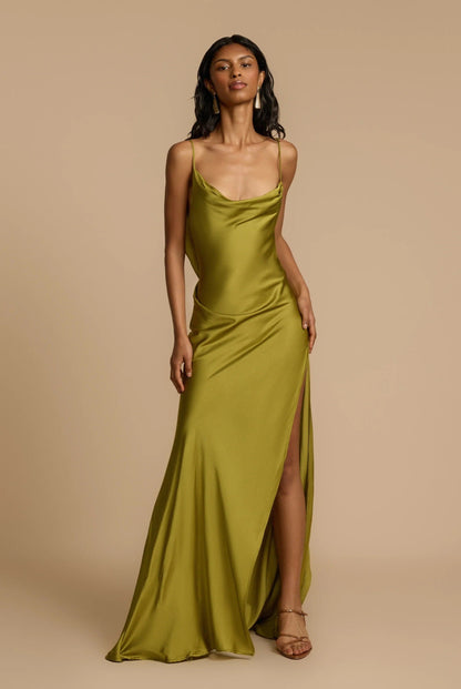 Odessa Dress™ — Turn Heads Instantly with Silky Confidence and Unstoppable Allure