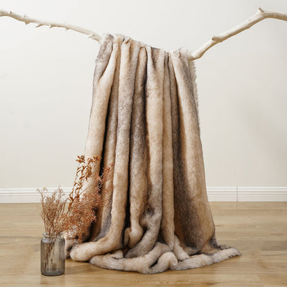 VioraLux — Soft Plush Throw Blanket with Lightweight Warmth