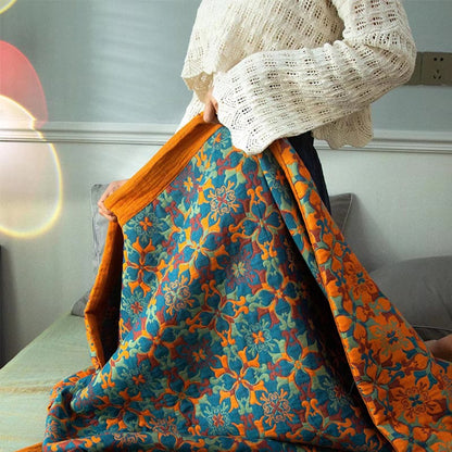 Liora — Reversible Six-Layer Organic Cotton Quilt with Patterned Design