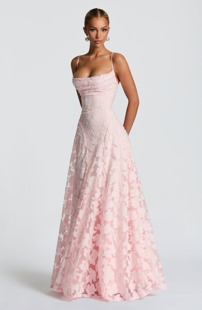 LuxeVera™ Dress — Unleash Bold Confidence with Featherlight Comfort and Show-Stopping Style