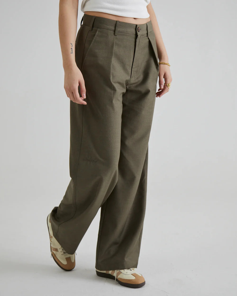 SoHo Pleated Pants™ — Stay Cool, Confident, and Sharp From Dawn to Dusk