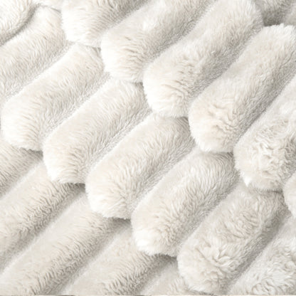 Calora — Lightweight Soft Microfiber Fleece Blanket for Everyday Comfort
