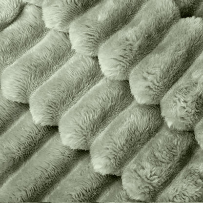 Calora — Lightweight Soft Microfiber Fleece Blanket for Everyday Comfort