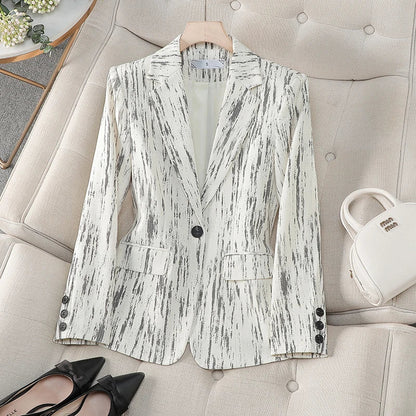 Norla — Tailored Vertical Grain Blazer with Structured Fit