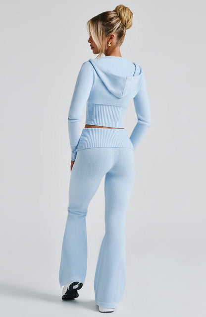 LuxoraEase™ — Wrap Yourself in Cloud-Like Comfort and Own Every Moment