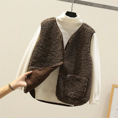 Laylaa — Lightweight Wool Blend Vest with Breathable Warmth