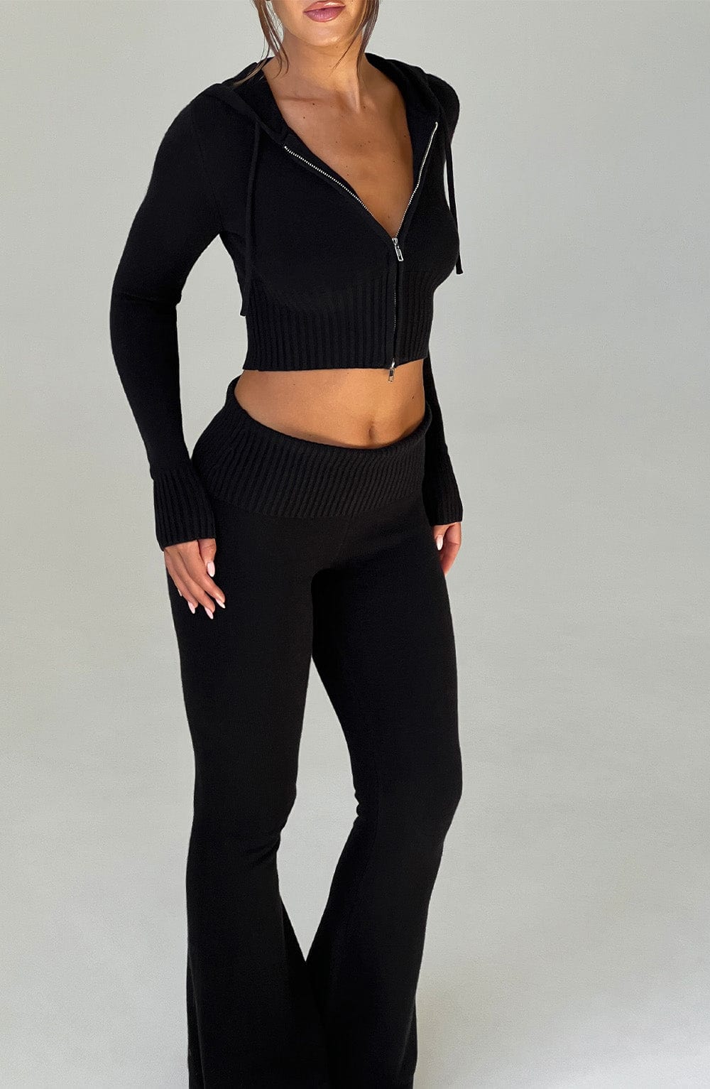 LuxoraEase™ — Wrap Yourself in Cloud-Like Comfort and Own Every Moment