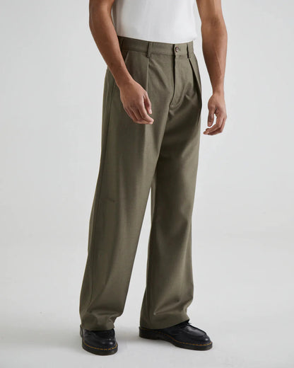 SoHo Pleated Pants™ — Stay Cool, Confident, and Sharp From Dawn to Dusk