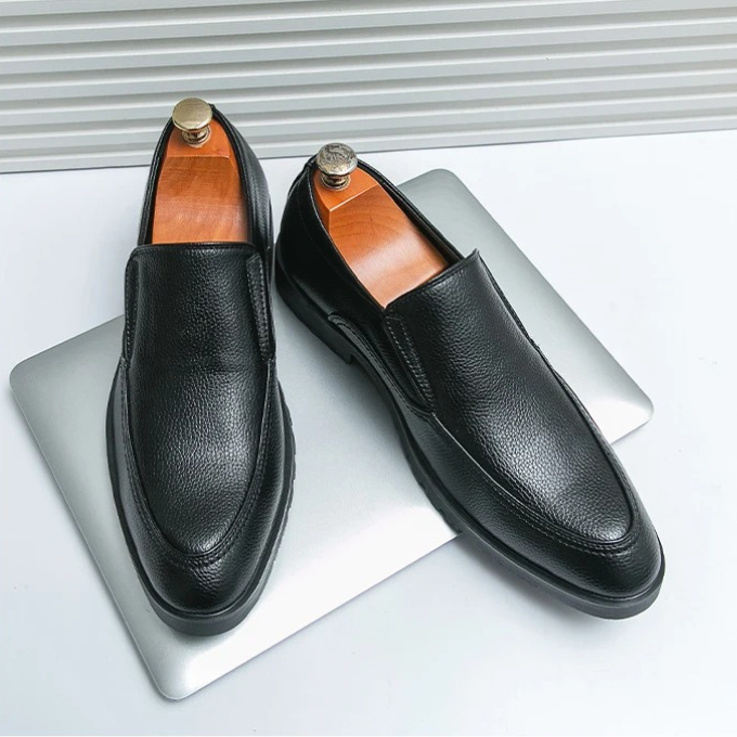 The Astor Slip-On™ — Crush Fatigue and Own Every Moment in Unmatched Comfort and Style