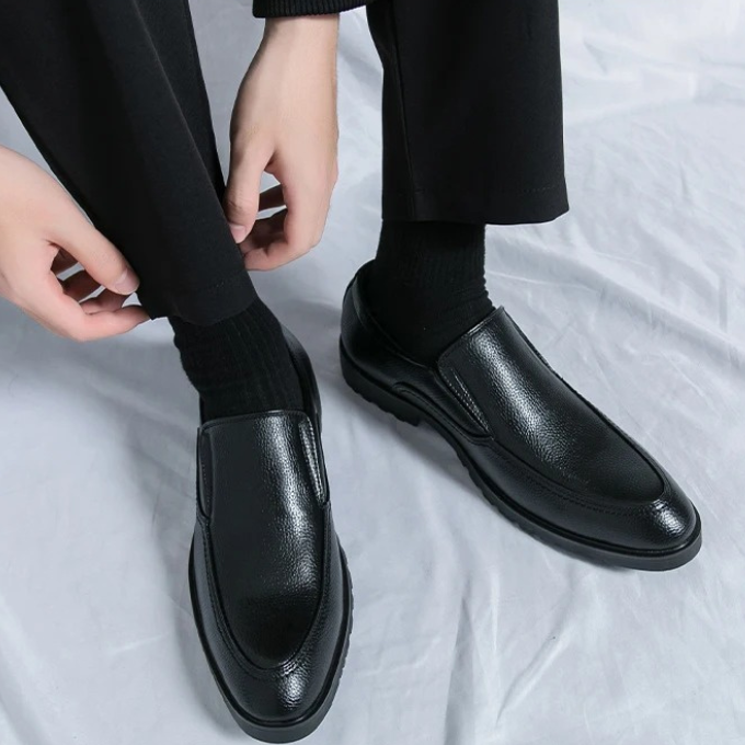 The Astor Slip-On™ — Crush Fatigue and Own Every Moment in Unmatched Comfort and Style
